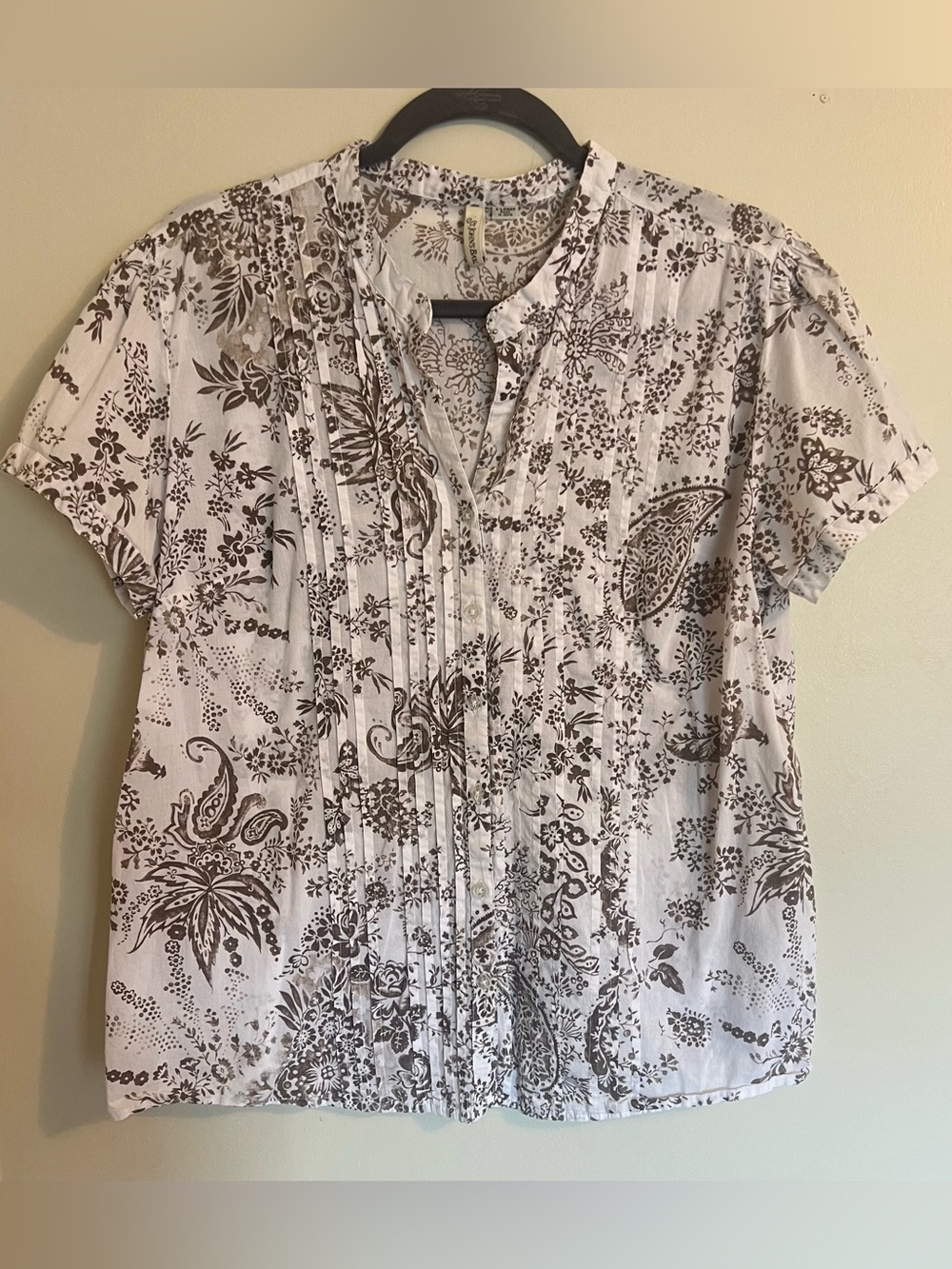 St. John's Bay White Short-Sleeve Pintuck Blouse with Brown Floral Print